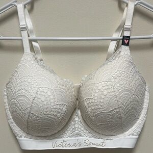 🪽Victoria's Secret The T Shirt Logo Lace Underwire Demi Bra White 36DDD 36F NWT